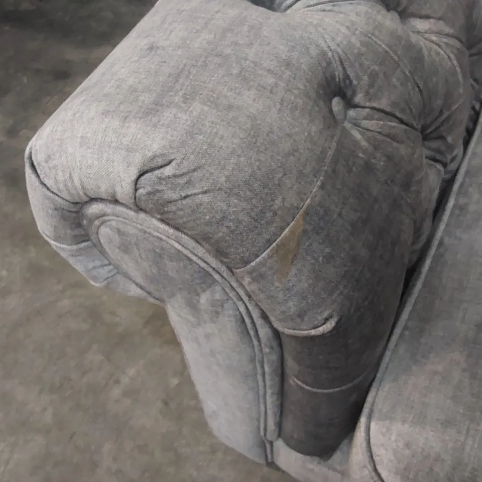 QUALITY DESIGNER BUTTONED FABRIC SOFA IN GREY