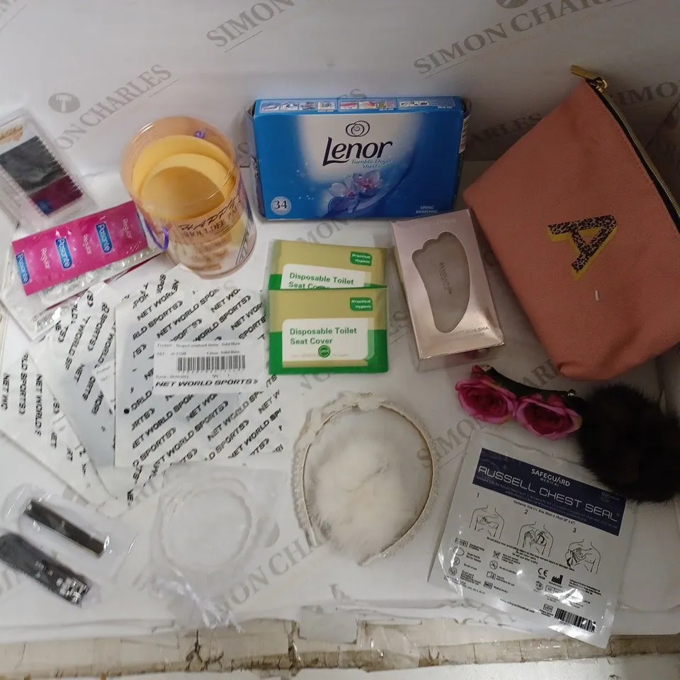LOT OF APPROX 20 ASSORTED HEALTH AND BEAUTLY- GUA SHA, MAKE UP BAG, SHOULDER PADS