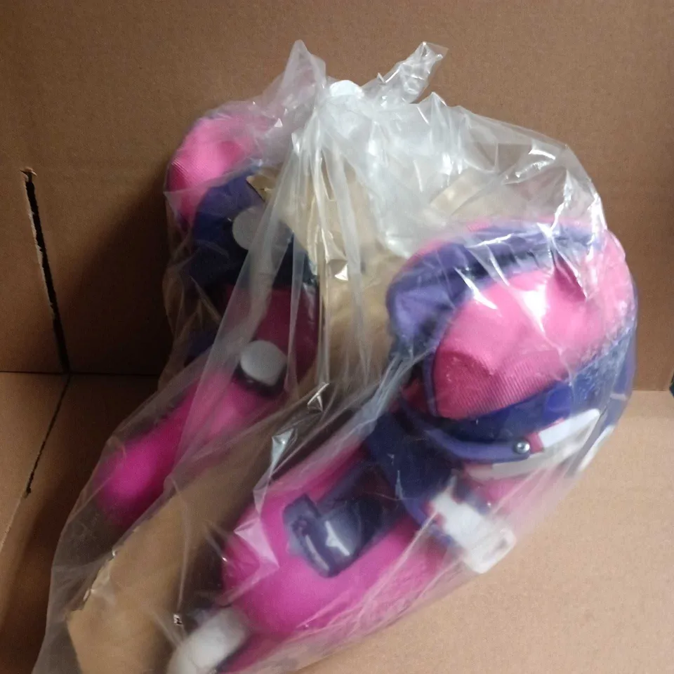 OXELO CHILDRENS ROLLER SKATES - SIZE UNSPECIFIED 