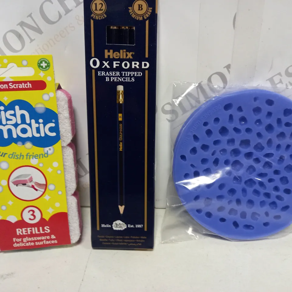 APPROXIMATELY 20 ASSORTED HOUSEHOLD ITEMS TO INCLUDE DISH MATIC, HELIX PENS, ETC