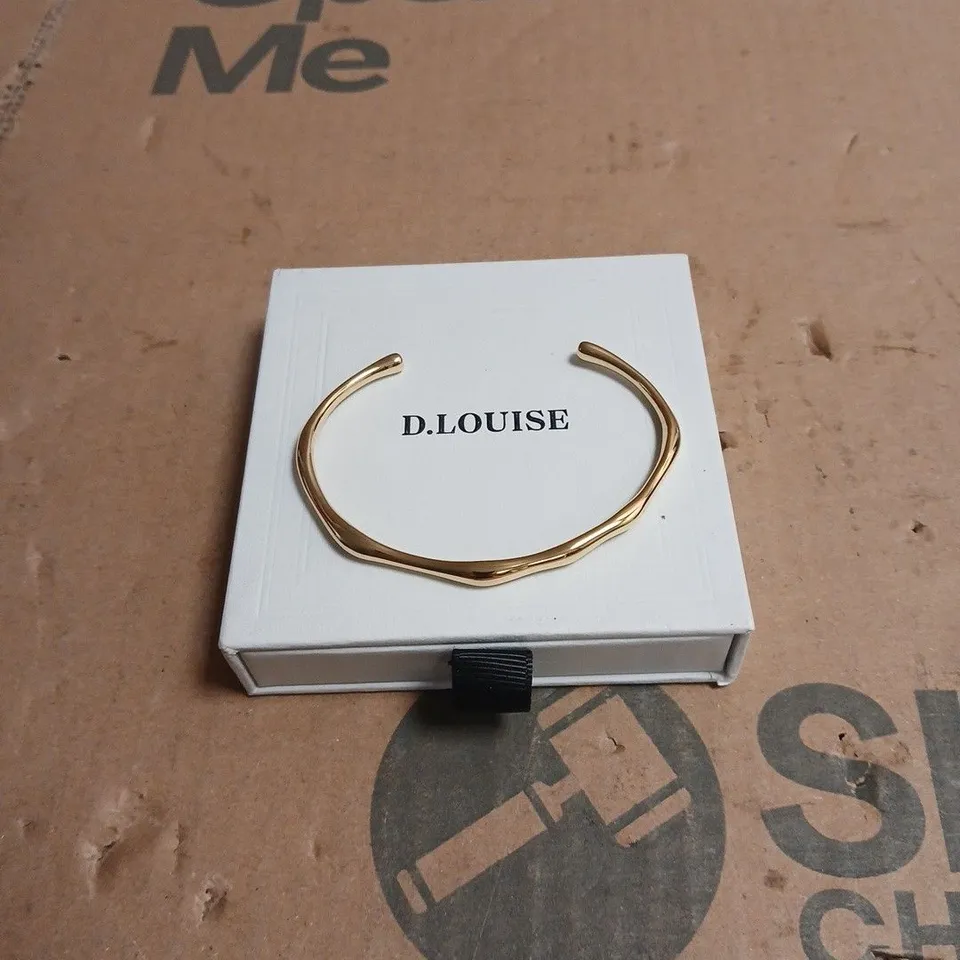 D.LOUISE GOLD TONE BAMBOO BANGLE BOXED