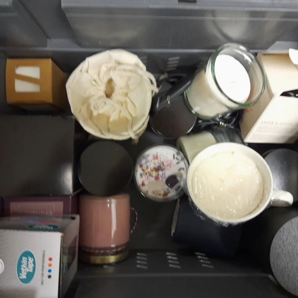 BOX OF APPROX 15 CANDLES IN ASSORTED SCENTS	