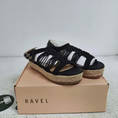 RAVEL MEDWAY BLACK SANDALS SIZE 37 BOXED