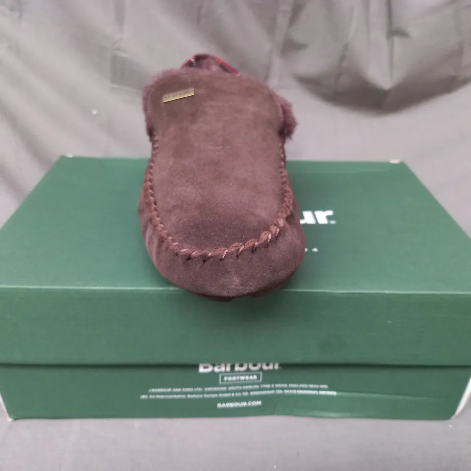 BOXED PAIR OF BARBOUR MONTY SLIPPERS IN BROWN SUEDE UK SIZE 8