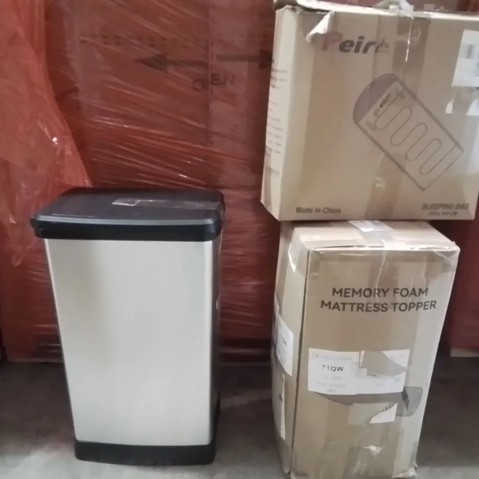 PALLET OF ASSORTED HOUSEHOLD GOODS AND PRODUCTS TO INCLUDE;TRASH CAN,SLEEPING BAG,MEMORY FOAM MATRESS TOPPER