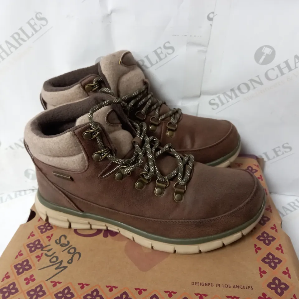SKECHERS WARM BOOTS-BROWN SIZE 5