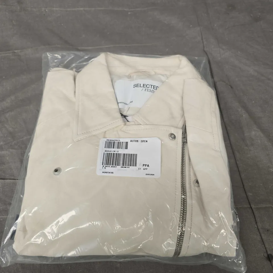 SELECTED FEMME KATIE JACKET IN CREAM - 10