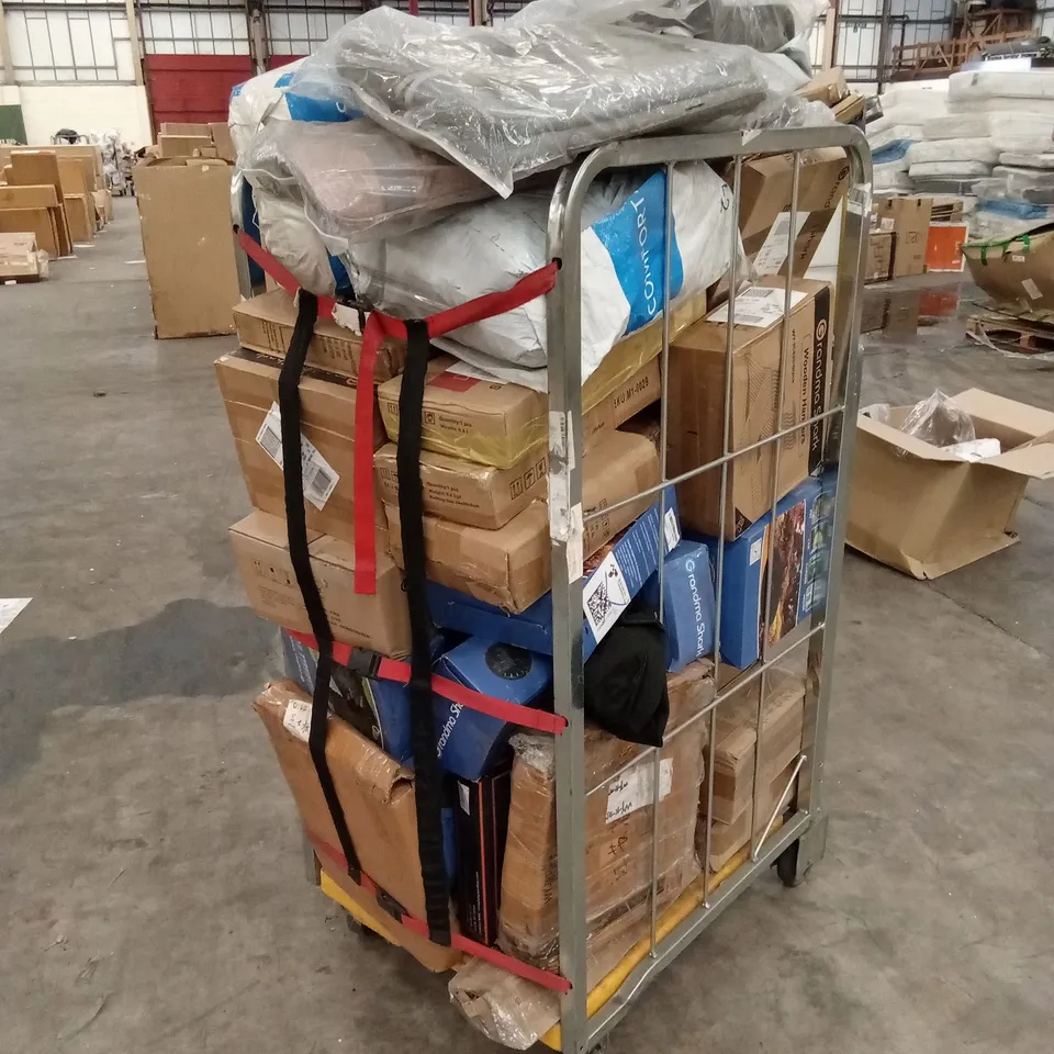 CAGE OF ASSORTED HOUSEHOLD GOODS AND PRODUCTS TO INCLUDE; COAT HANGERS, GARDEN HOSES, BAGS ETC - CAGE NOT INCLUDED 