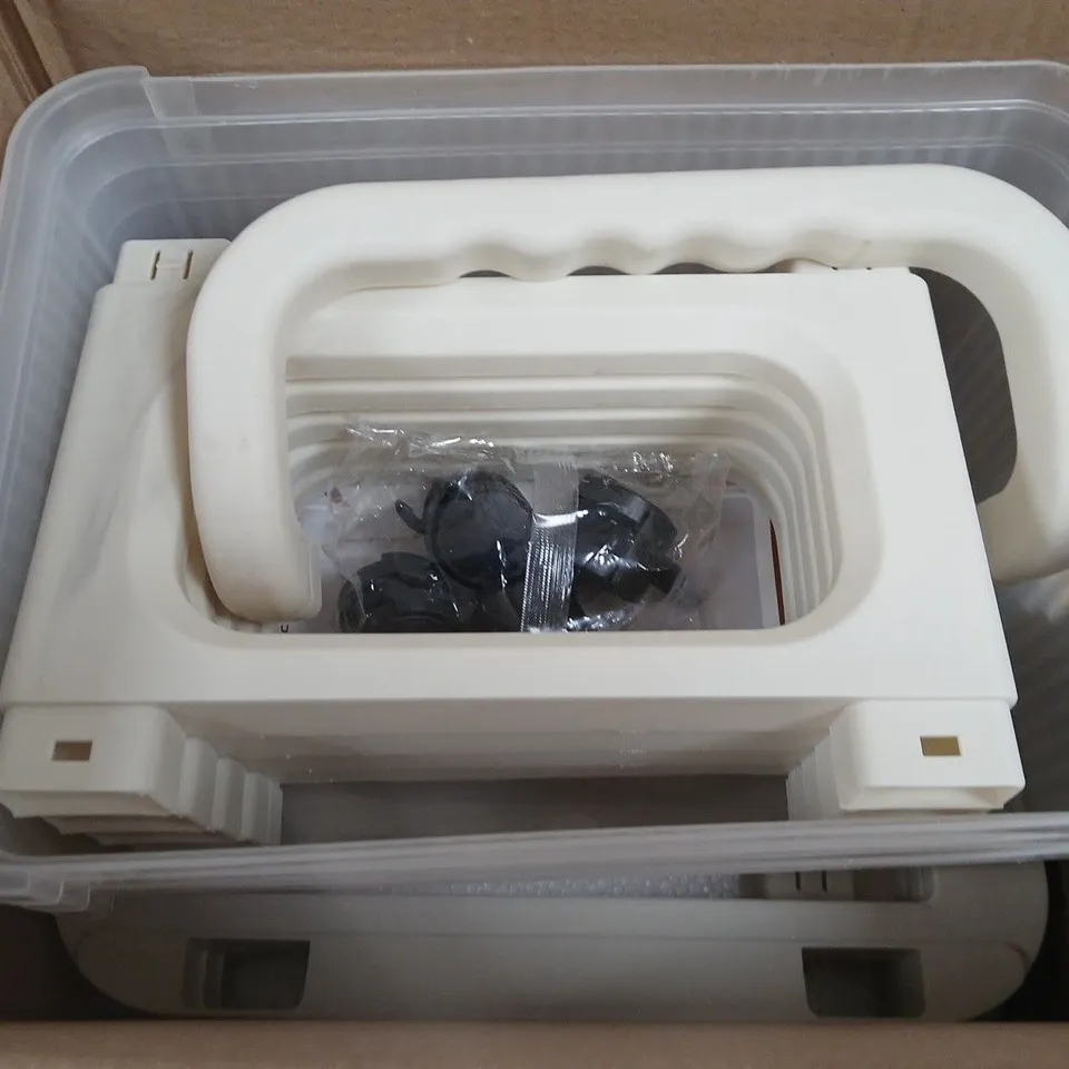 BOXED PLASTIC WHEELED SHELF UNIT
