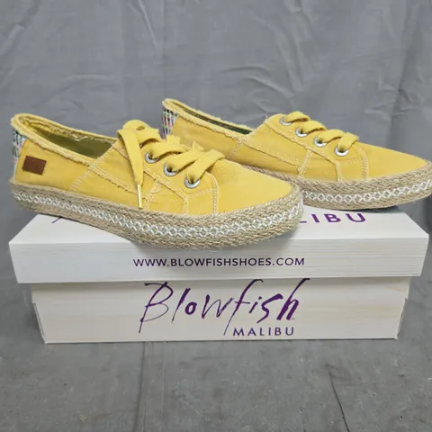 BOXED PAIR OF BLOWFISH BEUNOS SHOES IN BAMBOO SMOKED YELLOW SIZE UK 6