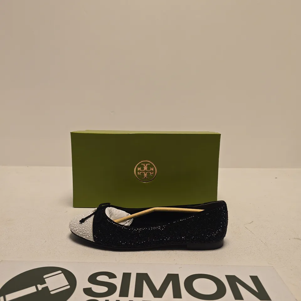 TORY BURCH EMBELLISHED FLATS – BLACK GLITTER WITH WHITE BEADED TOE CAP (BOXED) SIZE 8.5 M