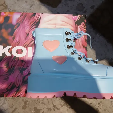 BOXED KOI CHIBI CHERUB KAWAII HEART BOOTS IN BLUE - UK 7