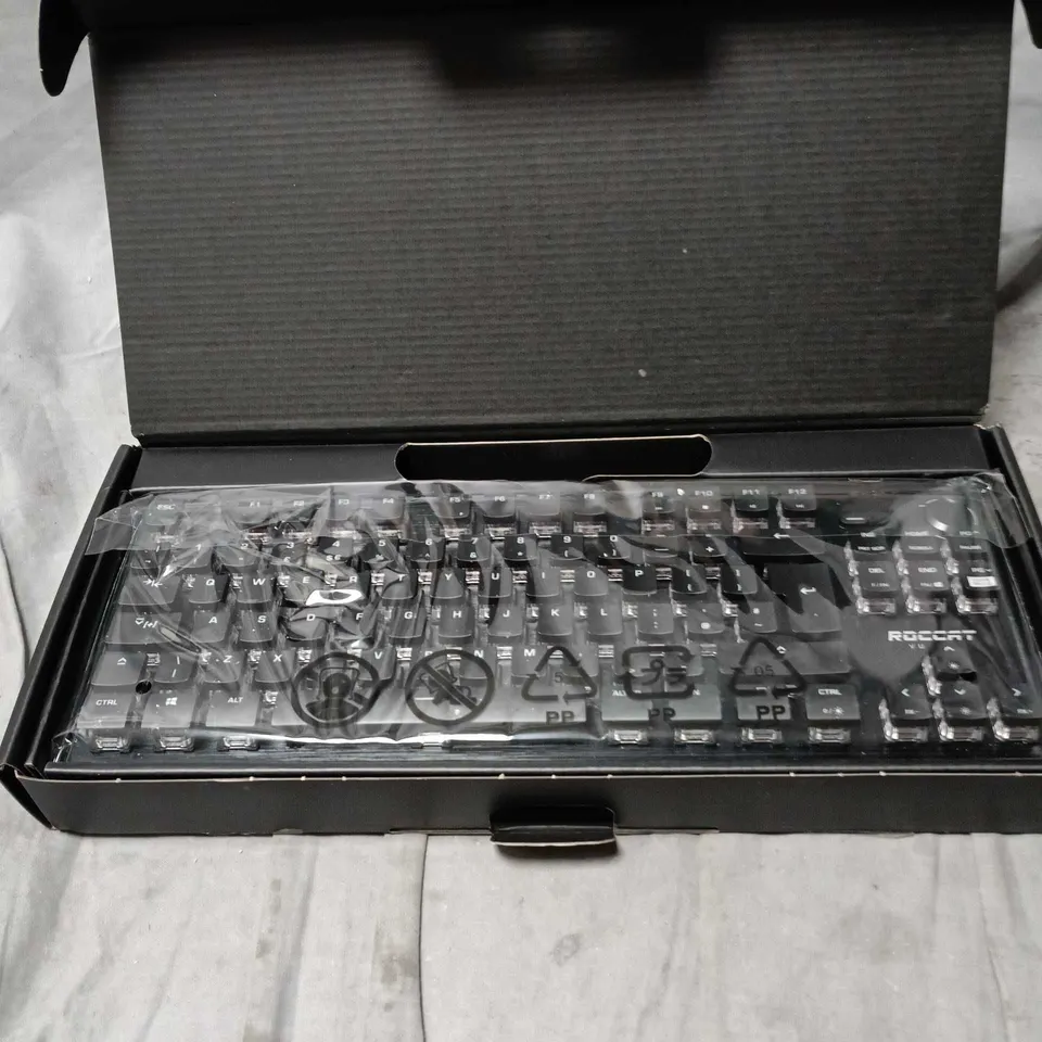 ROCCAT VULCAN COMPACT MECHANICAL RGB GAMING KEYBOARD, BOXED.