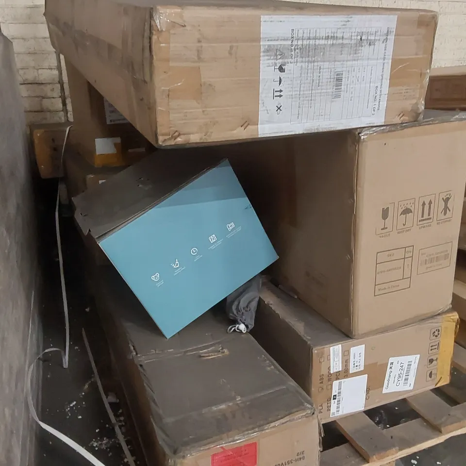 PALLET CONTAINING FURNITURE PARTS AND OTHER ASSORTED ITEMS