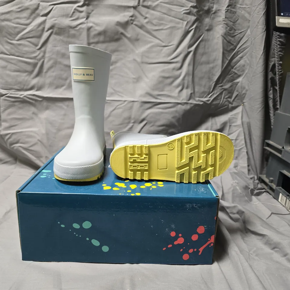 HOLLY & BEAU LIGHT BLUE RAIN BOOTS –CHILDS  UK 10 (EU 28, US 11)