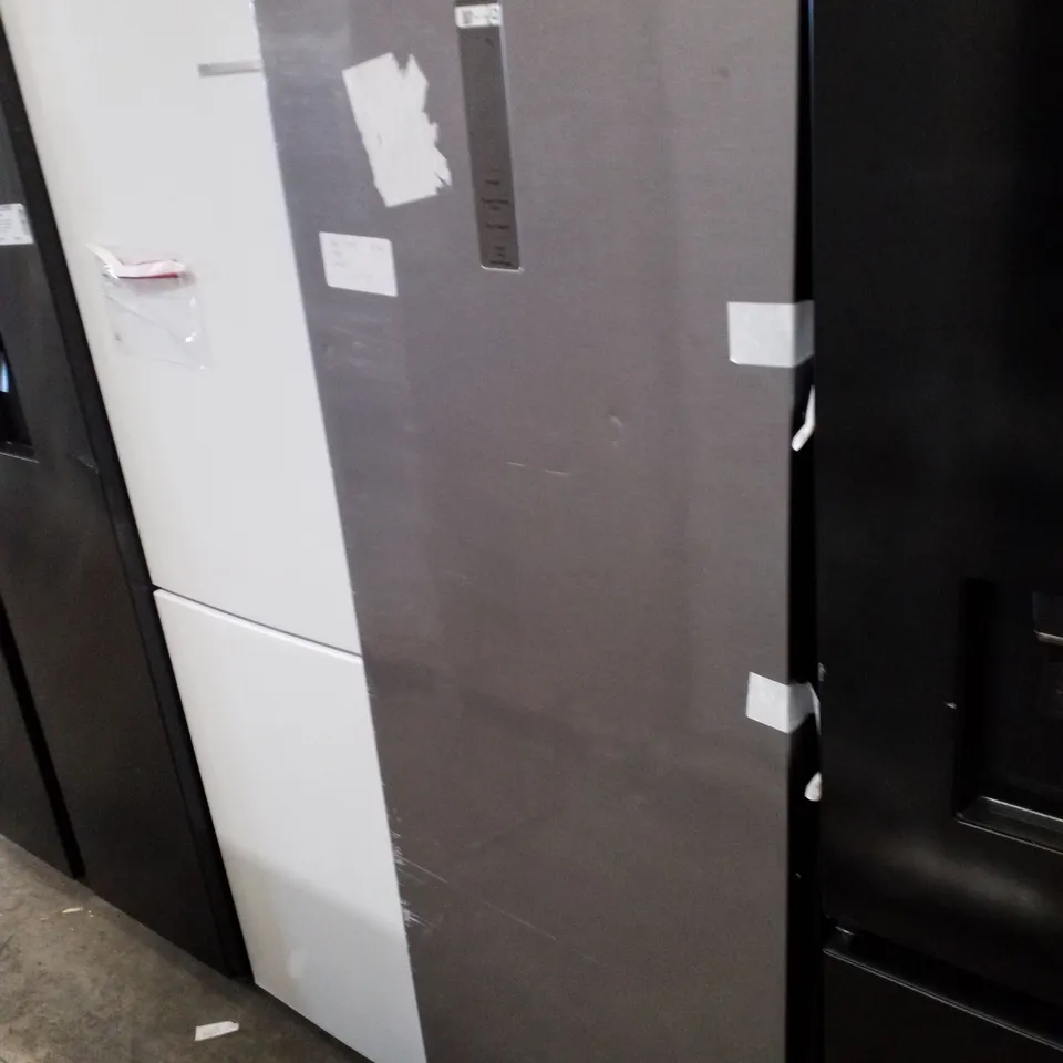 SAMSUNG TALL ONE DOOR FREEZER SILVER - UNPROCESSED RAW RETURN