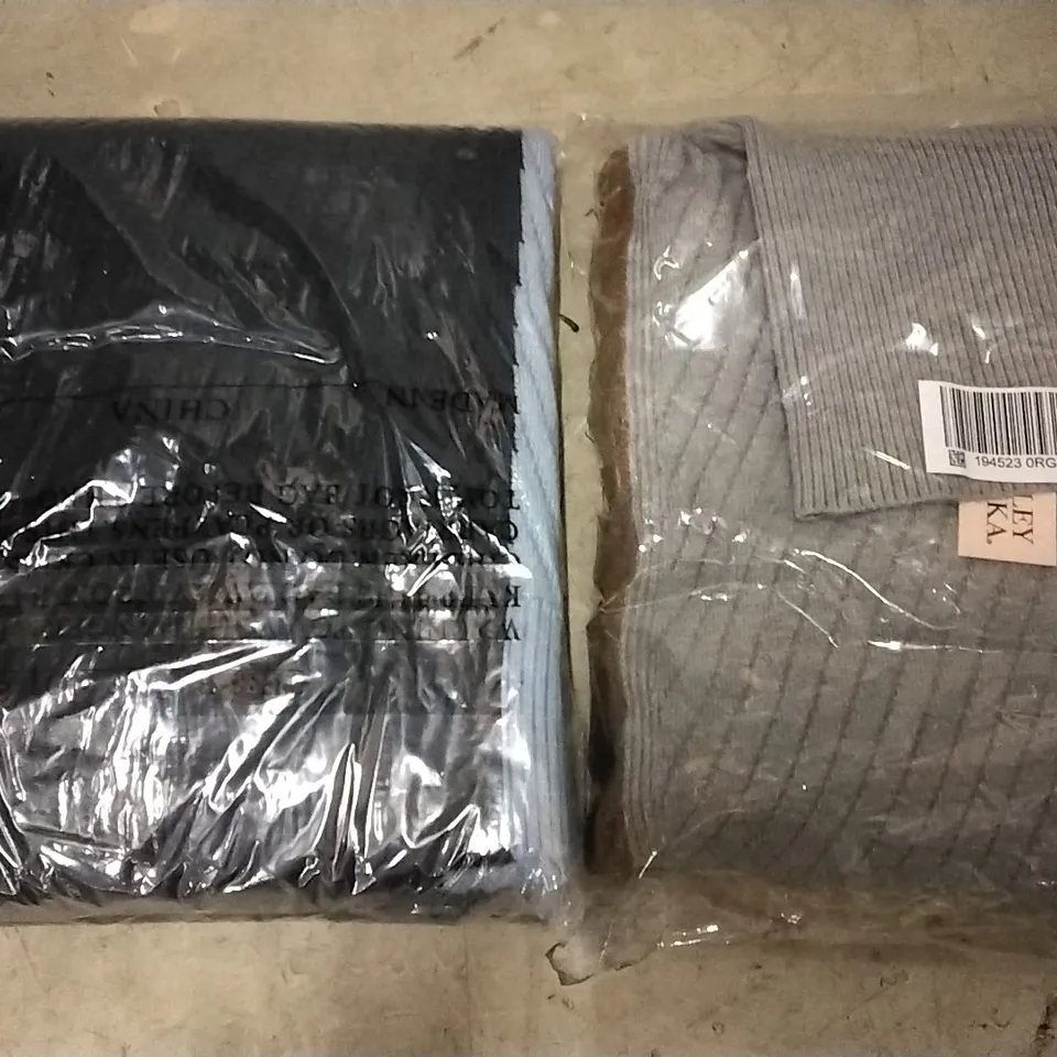 3 BOXES OF APPROXIMATELY 7 BADGLEY MISCHKA TURTLE NECK JUMPERS 3XL