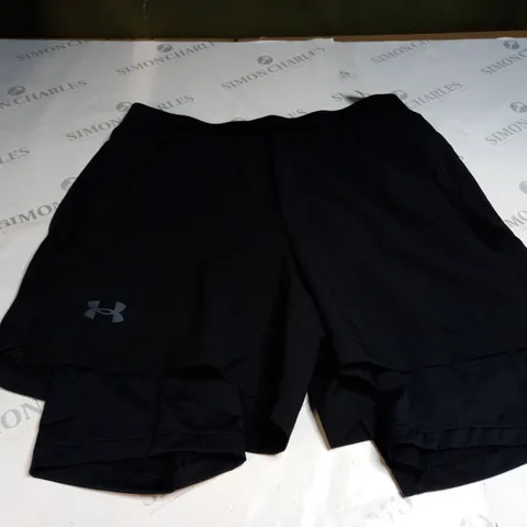 UNDER ARMOUR 2-IN-1 TRAINING SHORTS SIZE L
