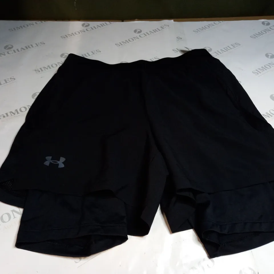 UNDER ARMOUR 2-IN-1 TRAINING SHORTS SIZE L