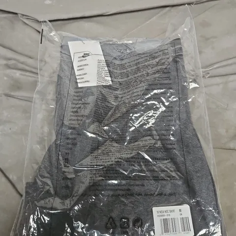 NIKE WOMEN'S SKIRT – SIZE M 