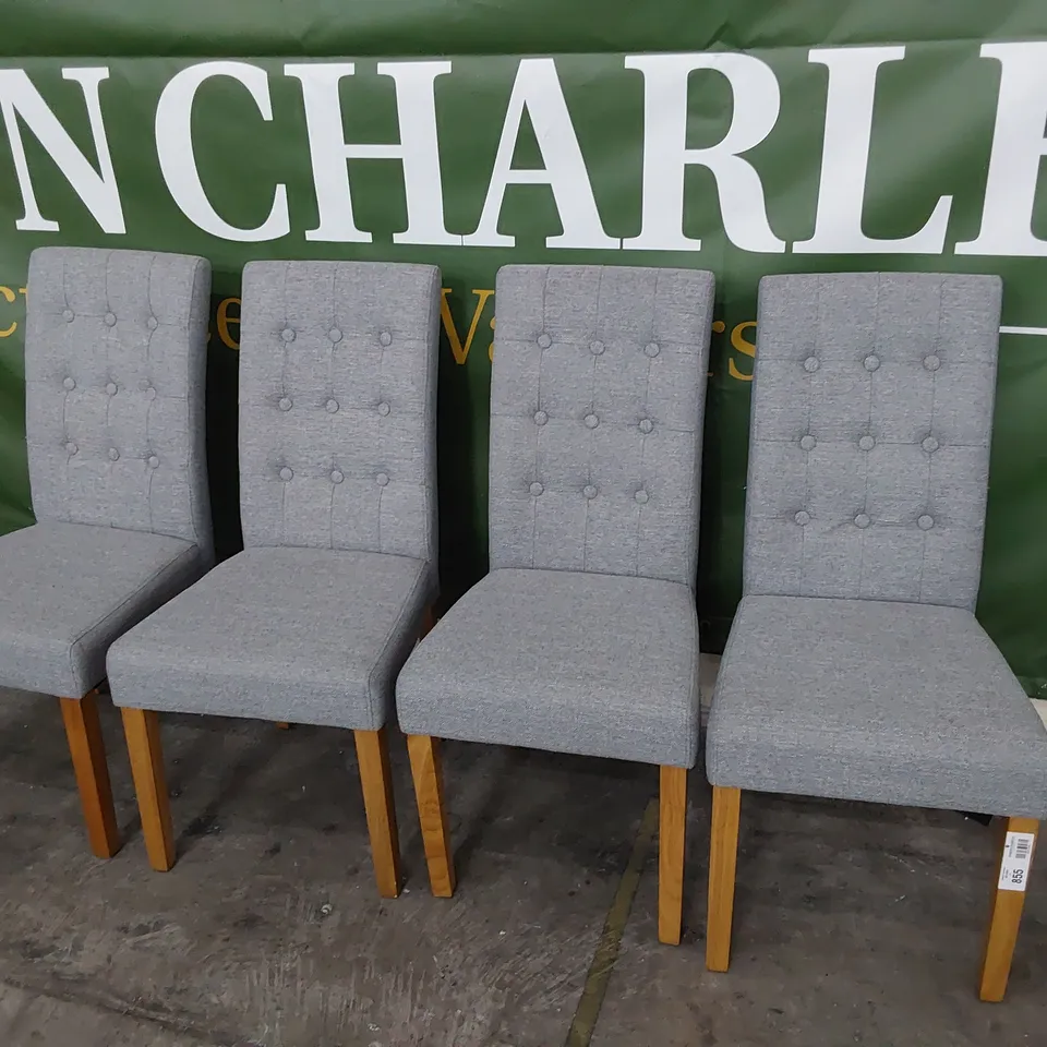 SET OF FOUR DESIGNER UPHOLSTERED BUTTONED BACK DINING CHAIRS GREY FABRIC NATURAL WOOD LEGS 