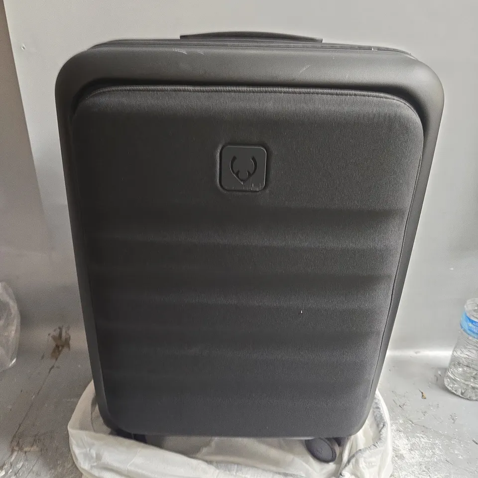 ANTLER ICON STRIPE WHEELED SUITCASE IN BLACK 