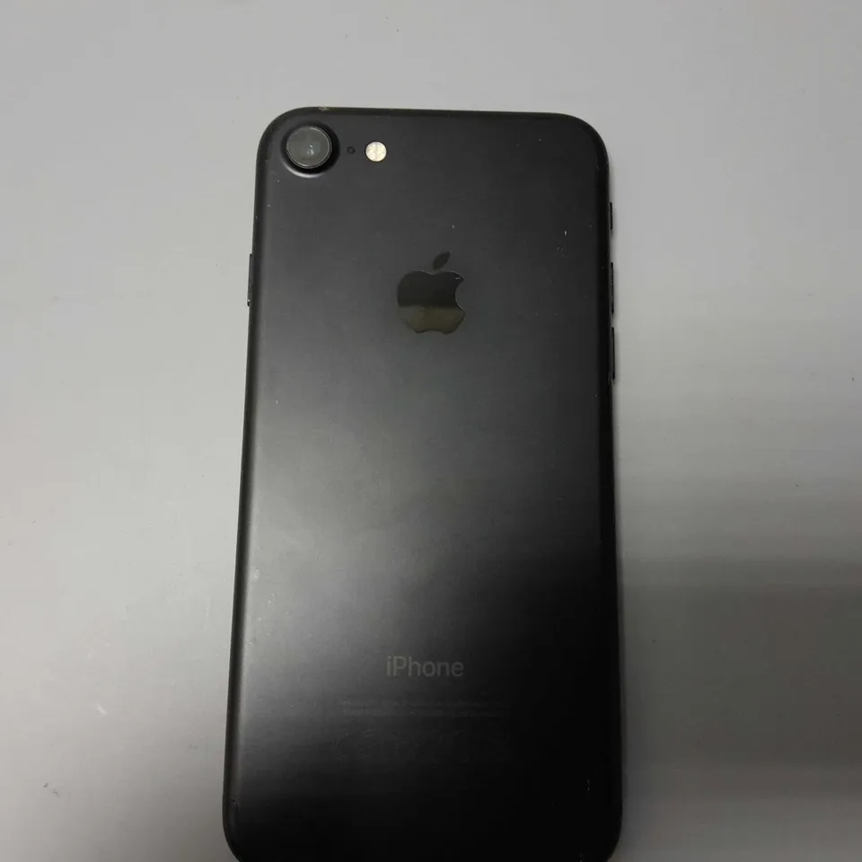 APPLE IPHONE 7 (A1778) SMARTPHONE