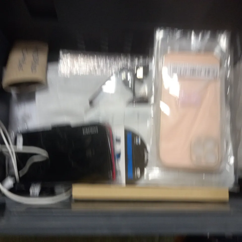 LOT OF ASSORTED MOBILE PHONE ACCESSORIES TO INCLUDE CASES, POWER BANKS AND CHARGE CABLES