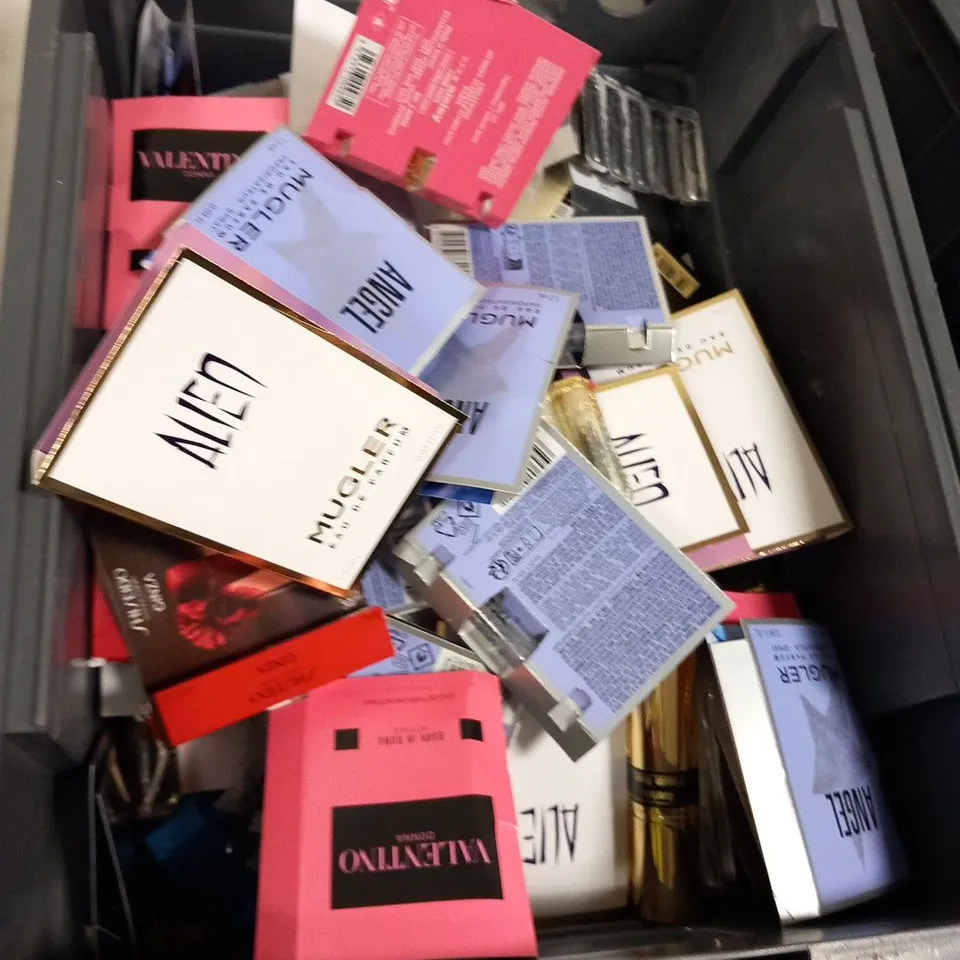 LARGE QUANTITY OF ASSORTED FRAGRANCE SAMPLES TO INCLUDE; PRADA, MUGLER, PACO RABANNE AND DIOR
