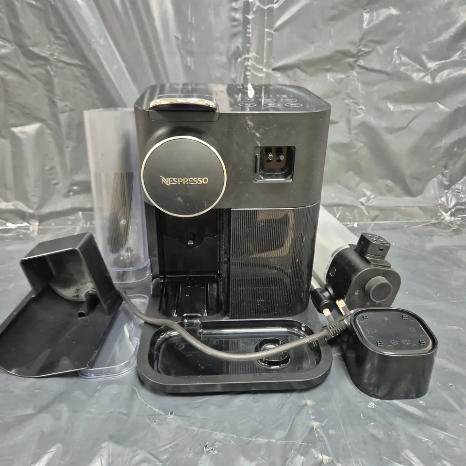 GRAN LATTISSIMA BY DE’LONGHI EN640.B COFFEE MACHINE