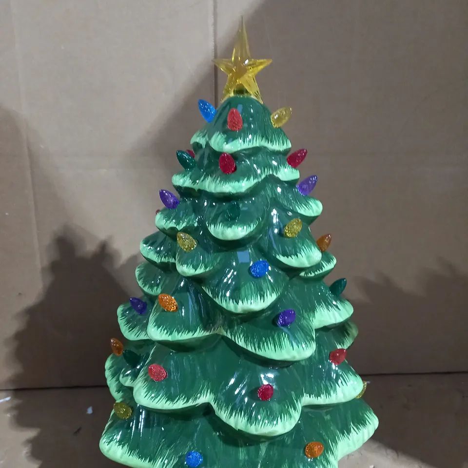 MR CHRISTMAS ILLUMINATED CERAMIC NOSTALGIC TREE