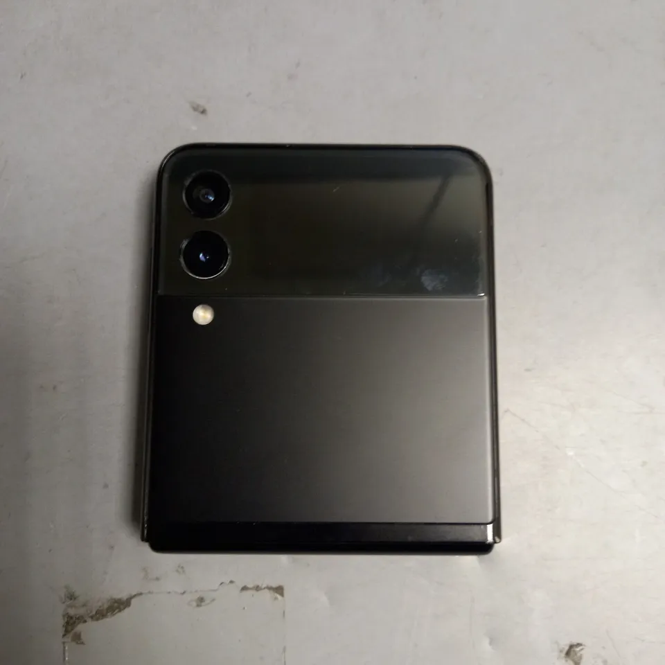 UNBOXED SAMSUNG GALAXY Z FLIP MOBILE PHONE