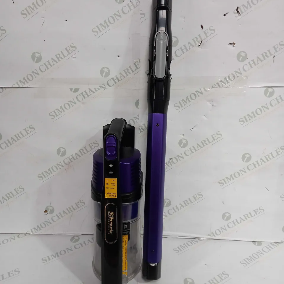 SHARK ANTI HAIR WRAP CORDLESS PET VACUUM CLEANER IZ202UKT