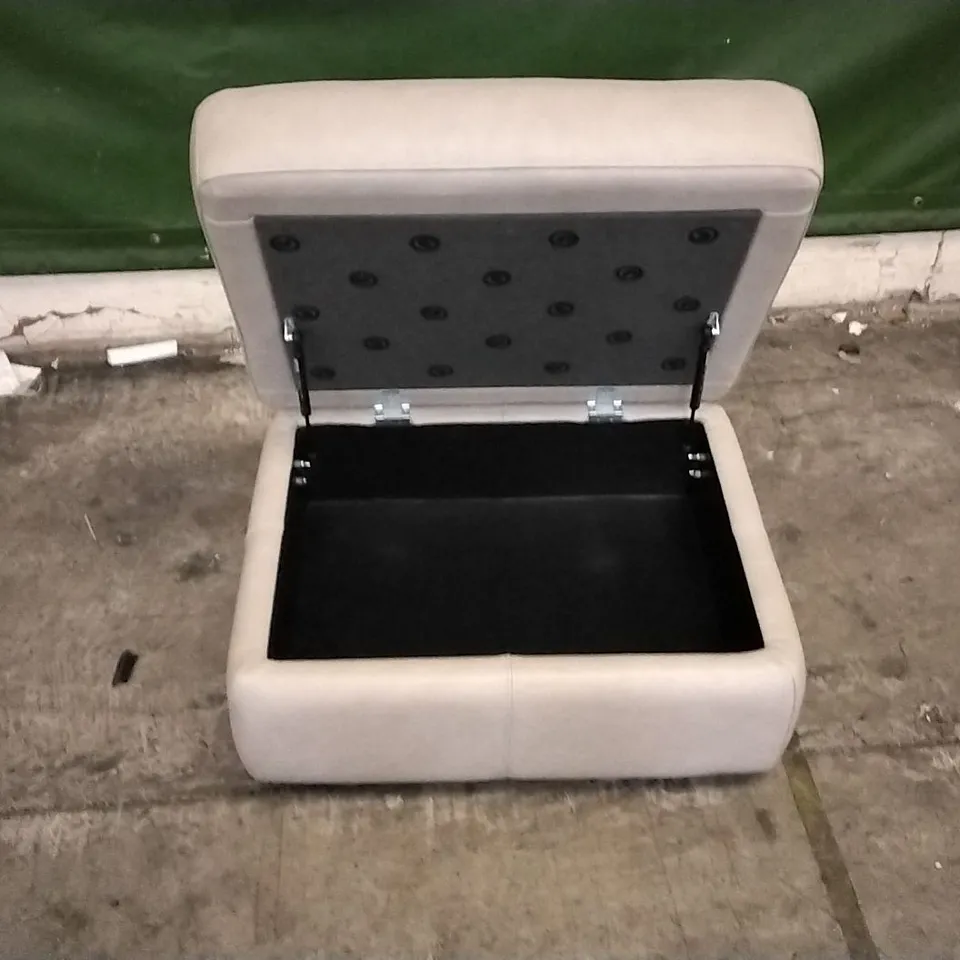 QUALITY BRITISH DESIGNED & MANUFACTURED G PLAN CREAM LEATHER STORAGE FOOTSTOOL