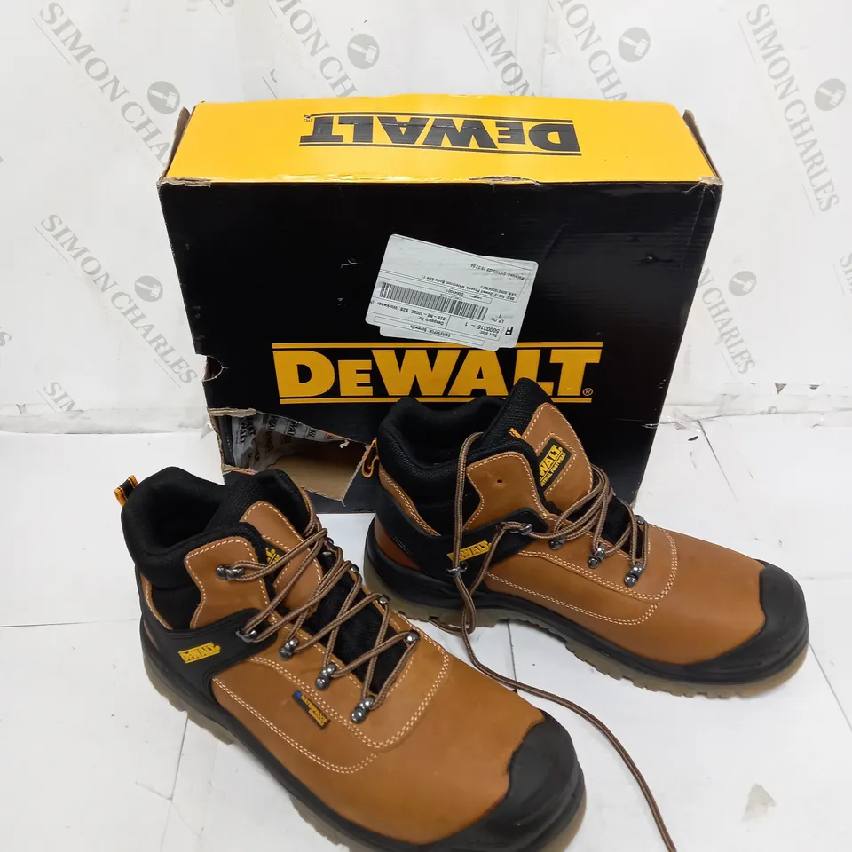 BOXED PAIR OF DEWALT WATERPROOF BREATHABLE STEEL TOE CAP BOOTS SIZE UK 11