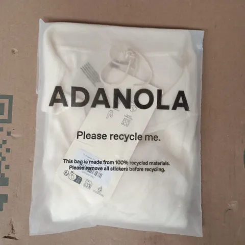 BAGGED ADANOLA FINE GAUGE KNIT COLLARED TOP IN MARSHMALLOW WHITE SIZE XS