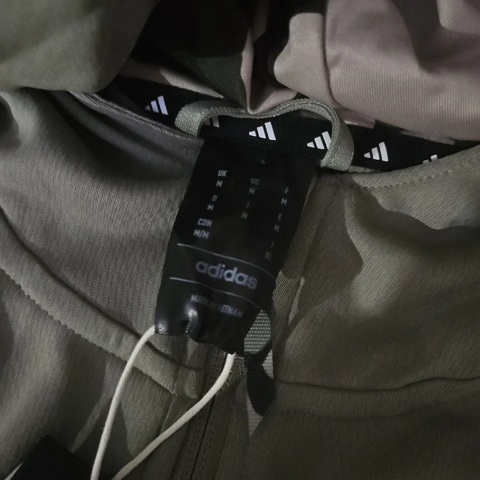 ADIDAS IW8499 CAMOUFLAGE FZ HD ZIP HOODIE – OLIVE, UK M