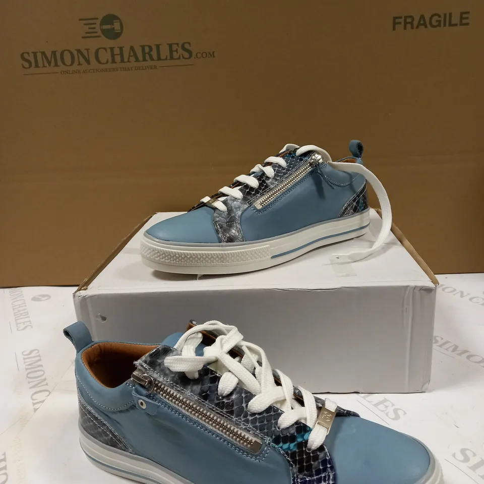 MODA IN PELLE LEATHER LIGHT BLUE TRAINERS SIZE 40