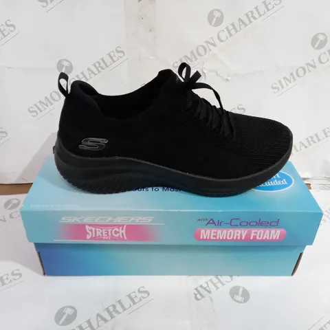 BOXED PAIR OF SKECHERS STRETCH FIT ULTRA FLEX 3.0 SHOES BLACK UK SIZE 6