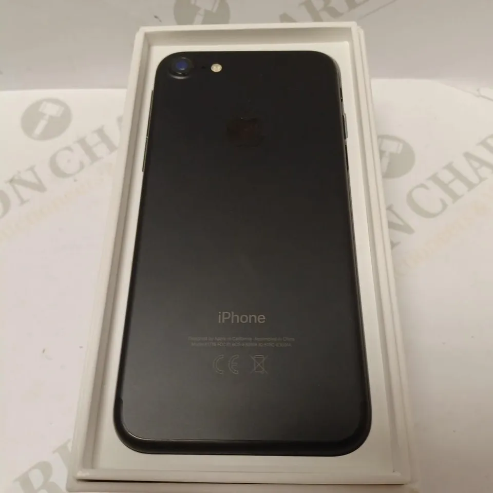BOXED APPLE IPHONE 7 (A1778)