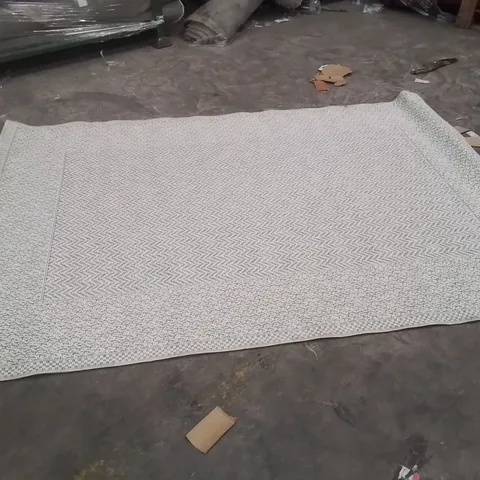 QUALITY DESIGNER AREA RUG - APPROXIMATELY 210X150CM