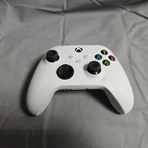 XBOX WIRELESS CONTROLLER