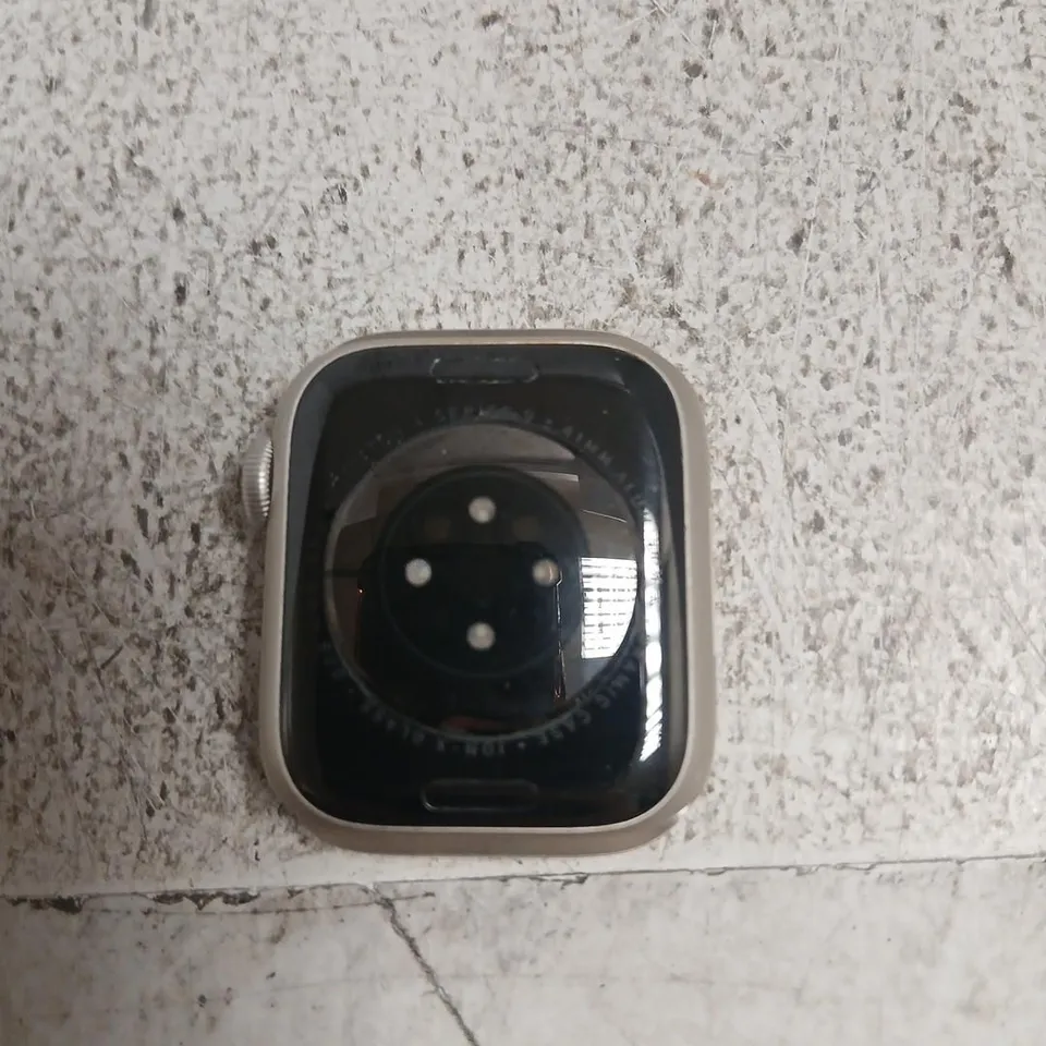 APPLE WATCH SERIES 9 – SILVER ALUMINIUM CASE, BLACK DISPLAY