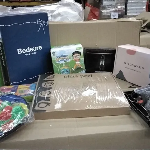 PALLET OF APPROXIMATELY 6 BOXES ASSORTED HOUSEHOLD AND ELECTRICAL PRODUCTS TO INCLUDE;