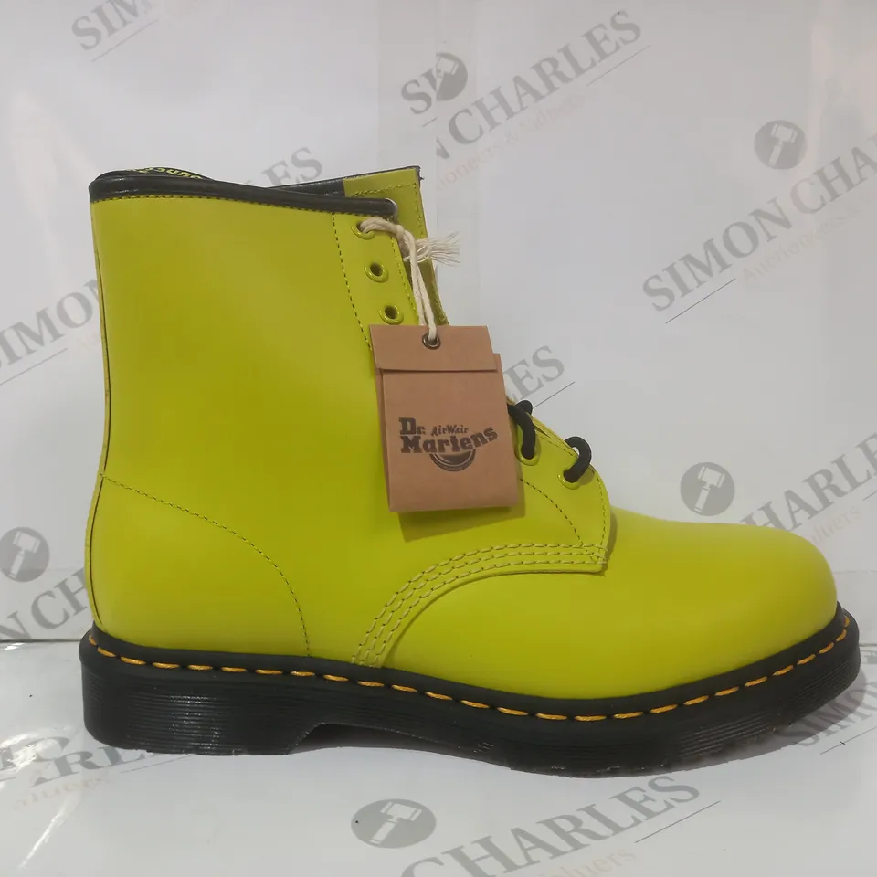 BOXED PAIR OF DR MARTENS 1460 BOOTS IN SULPHUR YELLOW UK SIZE 8