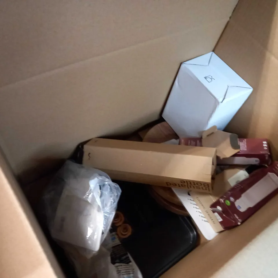 LOT OF APPROX 20 ASSORTED HOUSEHOL/KITCHEN RELATED ITEMS TO INCLUDE: COFFEE FILTERS, WATER FILTERS, EGG POACHER, THRONE EGG CUP