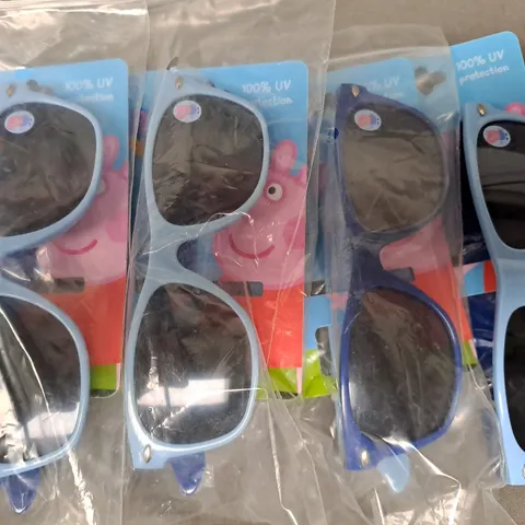 BOX OF APPROXIMATELY 20 ASSORTED PEPPA PIG KIDS GLASSES IN VARIOUS COLOURS - COLLECTION ONLY