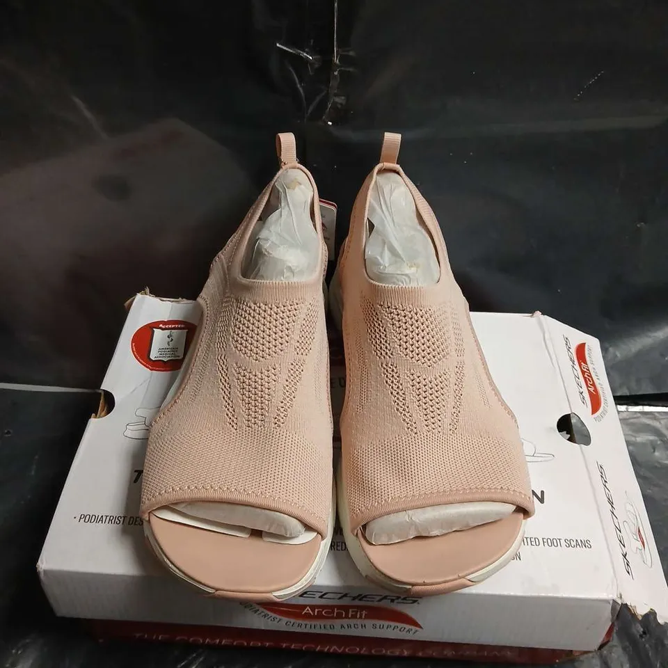 BOXED PAIR OF SKECHERS ARCH FIT SLIP-ON SANDALS – WOMEN'S - UK SIZE 6