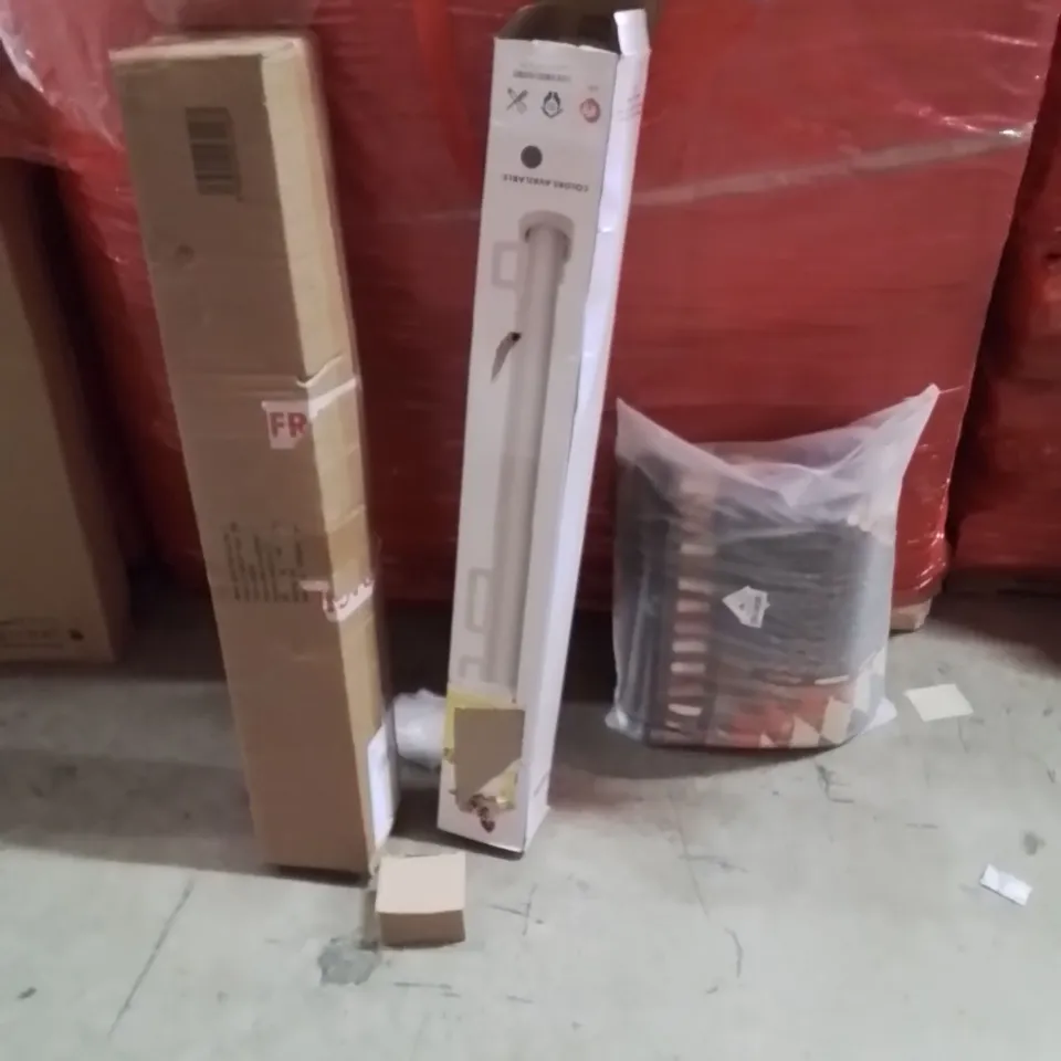 PALLET OF ASSORTED HOUSEHOLD GOODS AND PRODUCTS TO INCLUDE;RETRACTABLE SAFETY GATE,CHRISTMAS TREE,AREA RUG