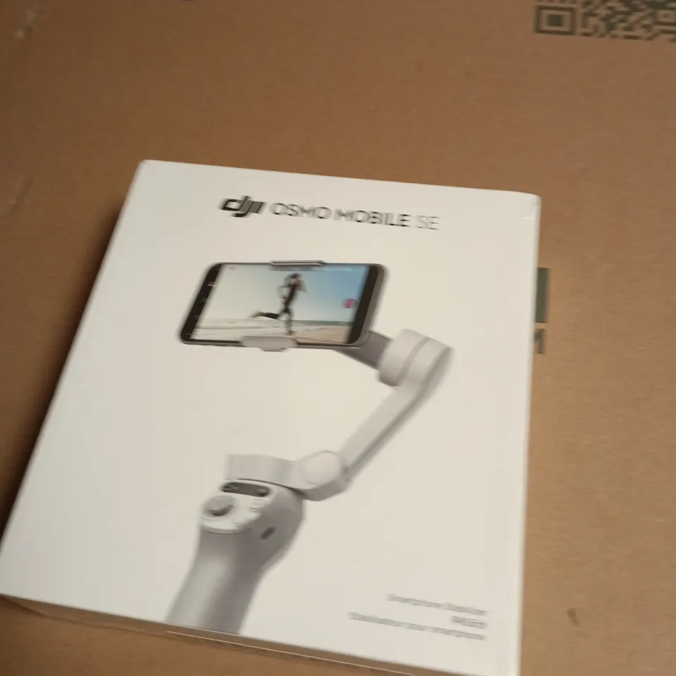 APPROXIMATELY 6 ASSORTED ITEMS INCLUDING SMARTPHONE STABILISER AND POV CAMERA